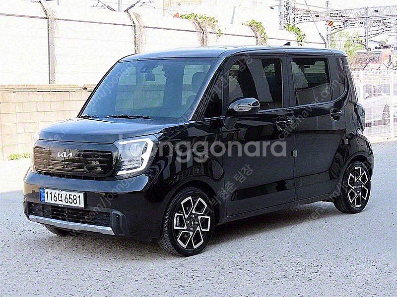 레이 중고 가격 더 뉴 기아 레이 검정색 2023년식 41,747km 시그니처 중고차 할부가능--3